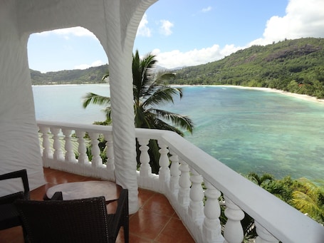 Junior Suite, 1 Bedroom | Balcony. Lazare Picault Hotel