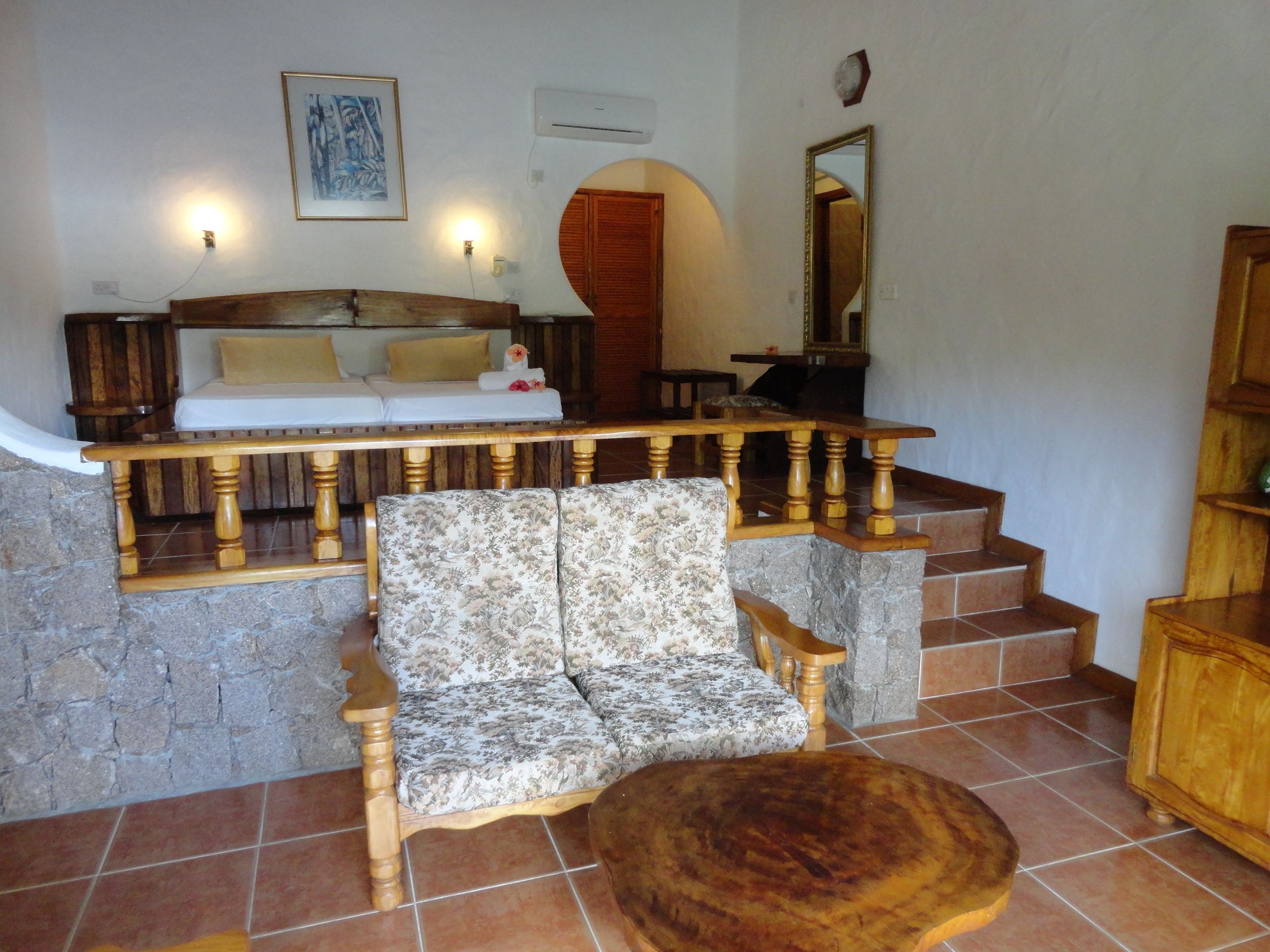 junior suite, 1 bedroom | living room