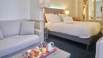 Literie de qualité supérieure, matelas Select Comfort, minibar