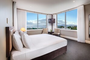 Apartment, 3 Bedrooms | In-room safe, blackout drapes, soundproofing, iron/ironing board