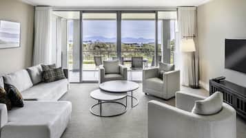 Apartment, 3 Bedrooms | Living area