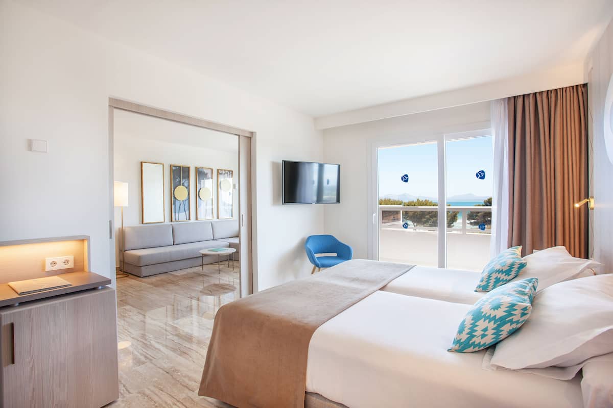 1 bedroom, minibar, desk, free cribs/infant beds