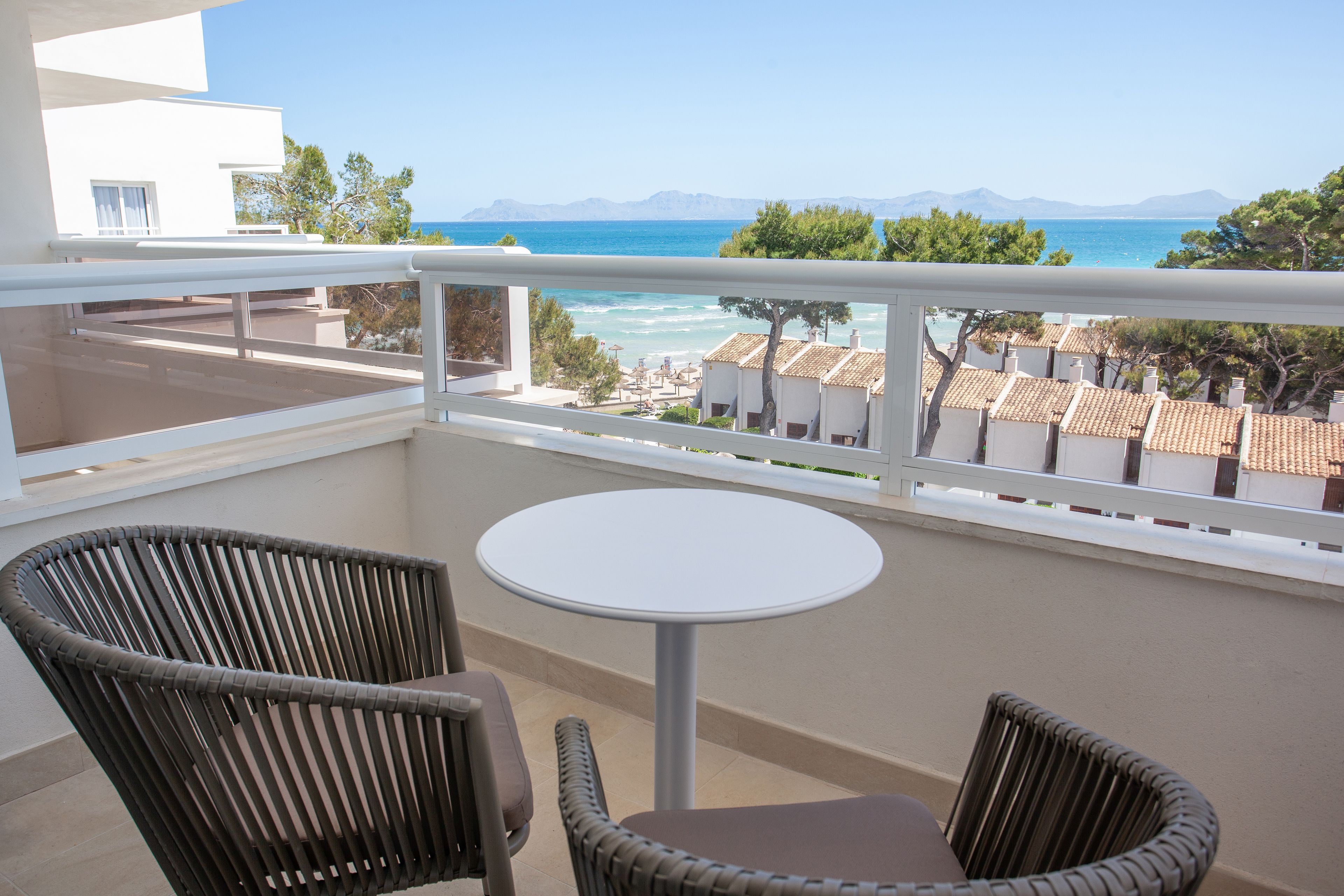 1 bedroom, minibar, desk, free cots/infant beds