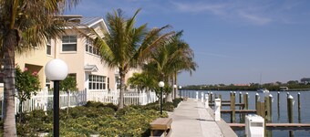 Barefoot Beach Resort