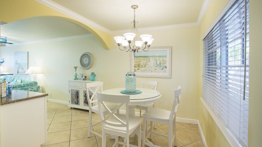 Barefoot Beach Resort