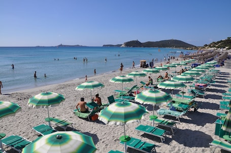 Spiaggia privata nelle vicinanze, lettini da mare, ombrelloni. Palm Village