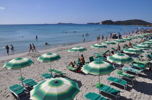 Private beach nearby, sun loungers, beach umbrellas, beach towels - Palm Village (Villasimius)