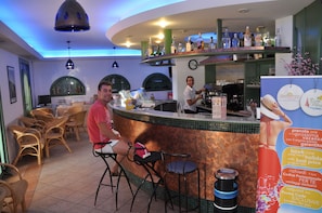 Bar (in der Unterkunft)