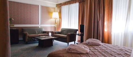 Minibar, in-room safe, individually furnished, desk