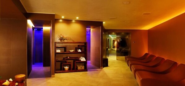 Couples treatment room(s), sauna, hot tub, Turkish bath/hammam