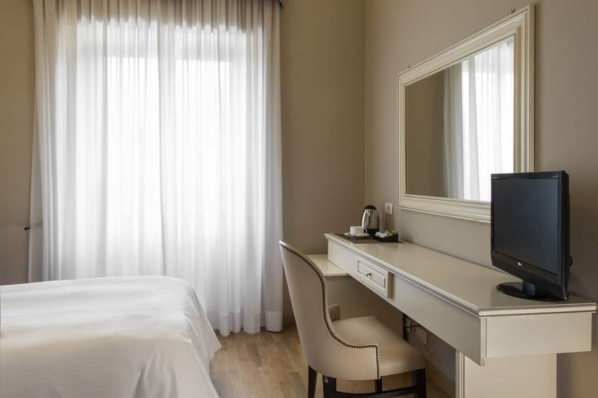 down duvets, in-room safe, free wifi, bed sheets