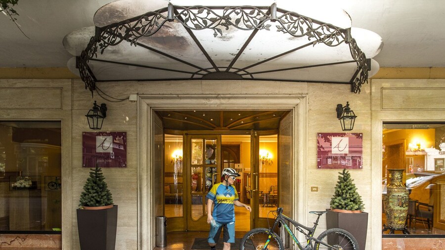 Ambasciatori Place Hotel