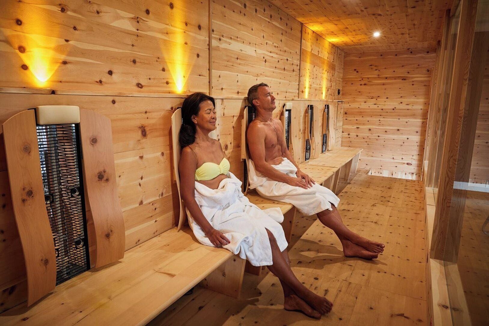 Couples treatment room(s), sauna, hot tub, steam room