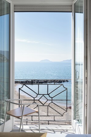 Down duvets, minibar, in-room safe, desk - Hotel Venere Azzurra (Lerici)