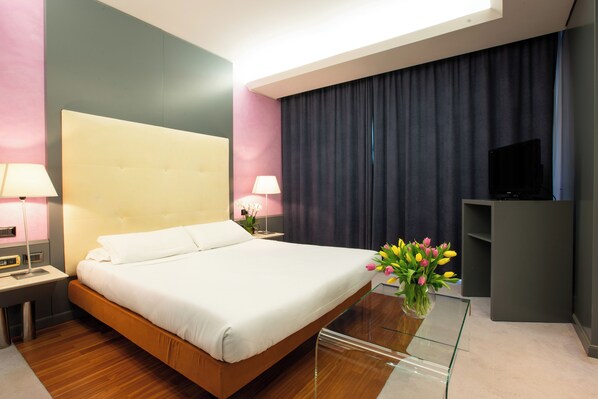 Premium bedding, down duvets, minibar, desk - SHG Hotel Antonella (Pomezia)
