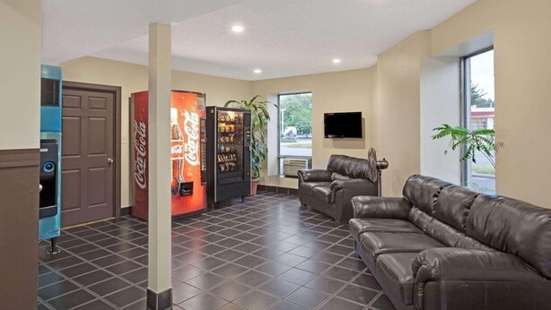Interior - Knights Inn Pine Brook (Pine Brook)
