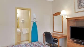 Hypoallergeen beddengoed, een bureau, een laptopwerkplek