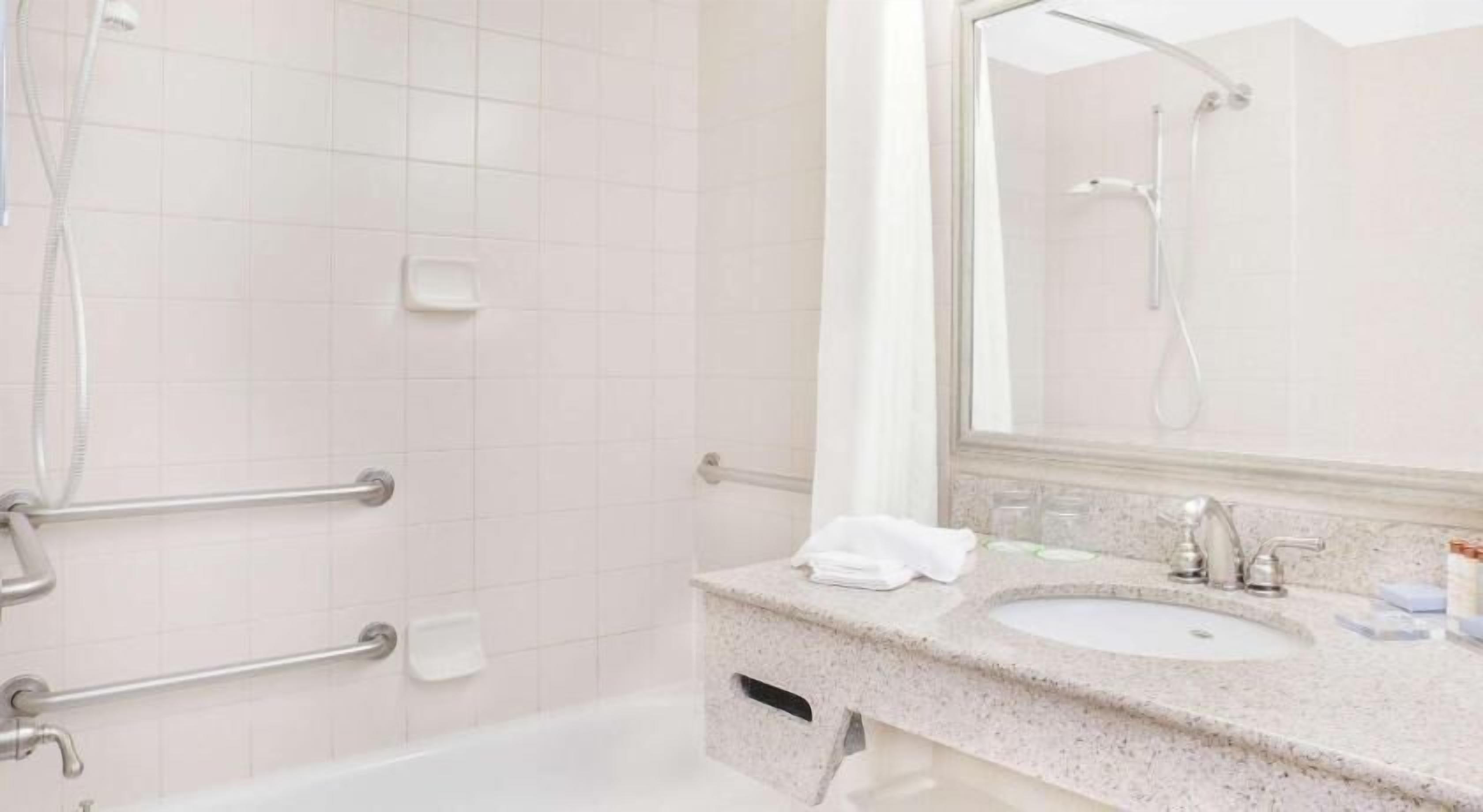 Bathroom | Free toiletries, hair dryer, towels