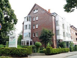 Front of property - Entrée Hotel Groß Borstel (Hamburg)