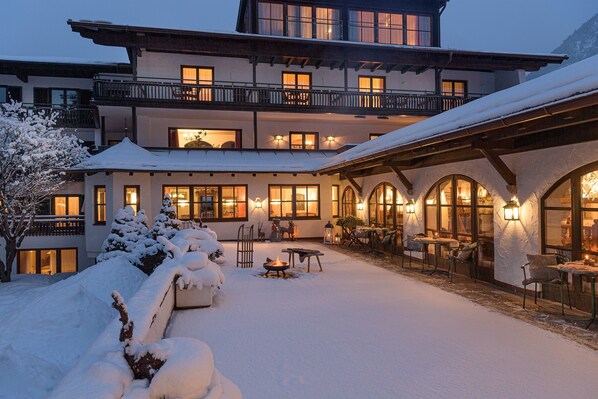 Exterior - Johannesbad Hotel St. Georg (Bad Hofgastein)