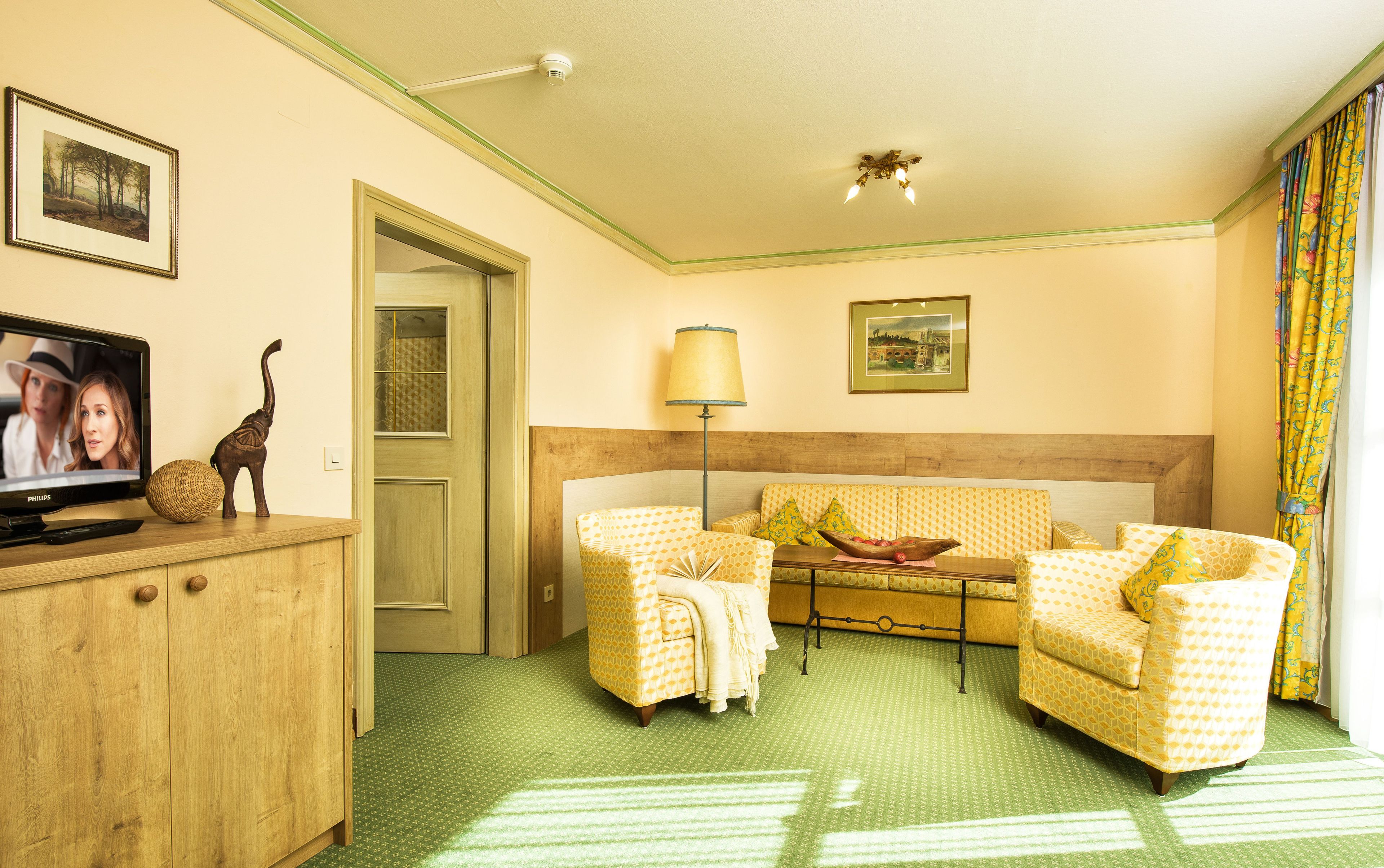 comfort suite, balcony | living area | flat-screen tv