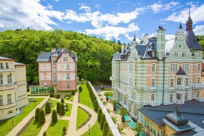 Front of property - evening/night - Savoy Westend Hotel (Karlovy Vary)
