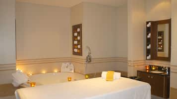 Sauna, hot tub, steam room, Turkish bath/hammam, body treatments