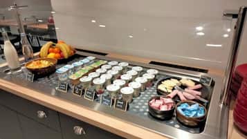 Daily cooked-to-order breakfast (EUR 13.5 per person)