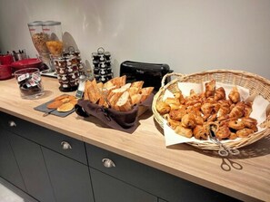 Desayuno buffet todos los días (con cargo)