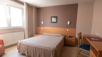 Sengetøy av topp kvalitet, memory foam-senger og safe på rommet