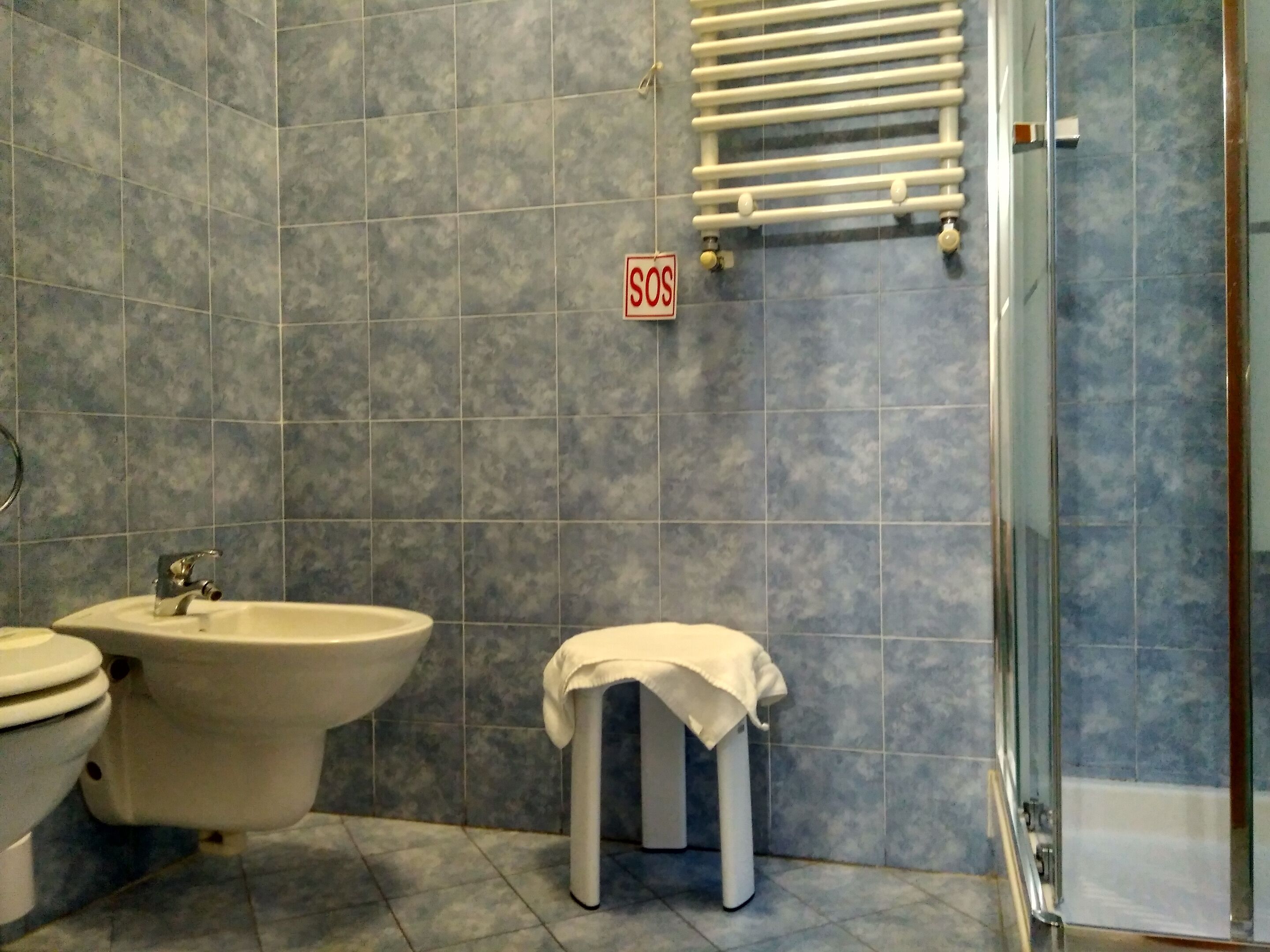 family quadruple room | bathroom | shower, free toiletries, hair dryer, slippers