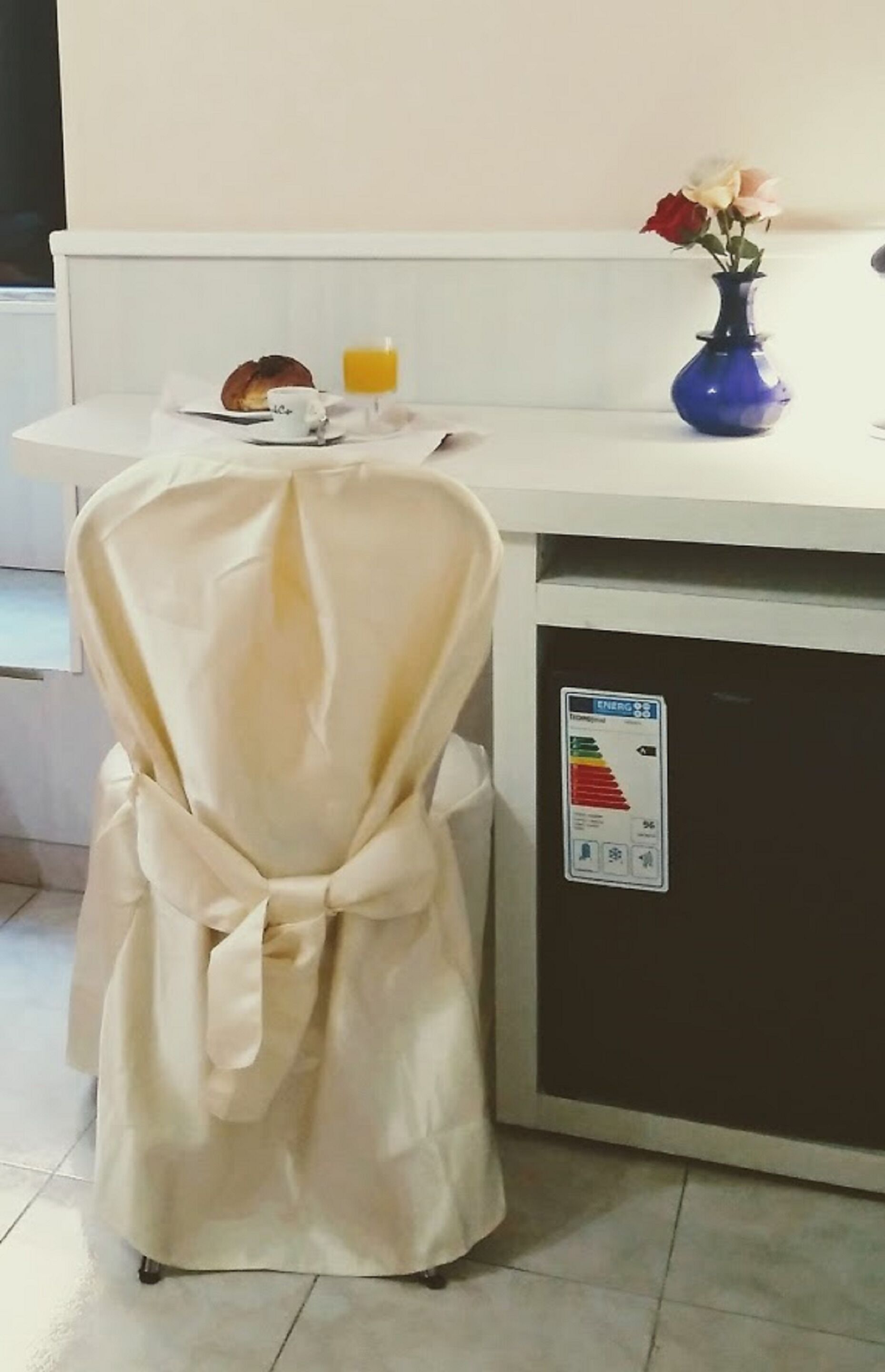 single room | egyptian cotton sheets, in-room safe, desk, laptop workspace