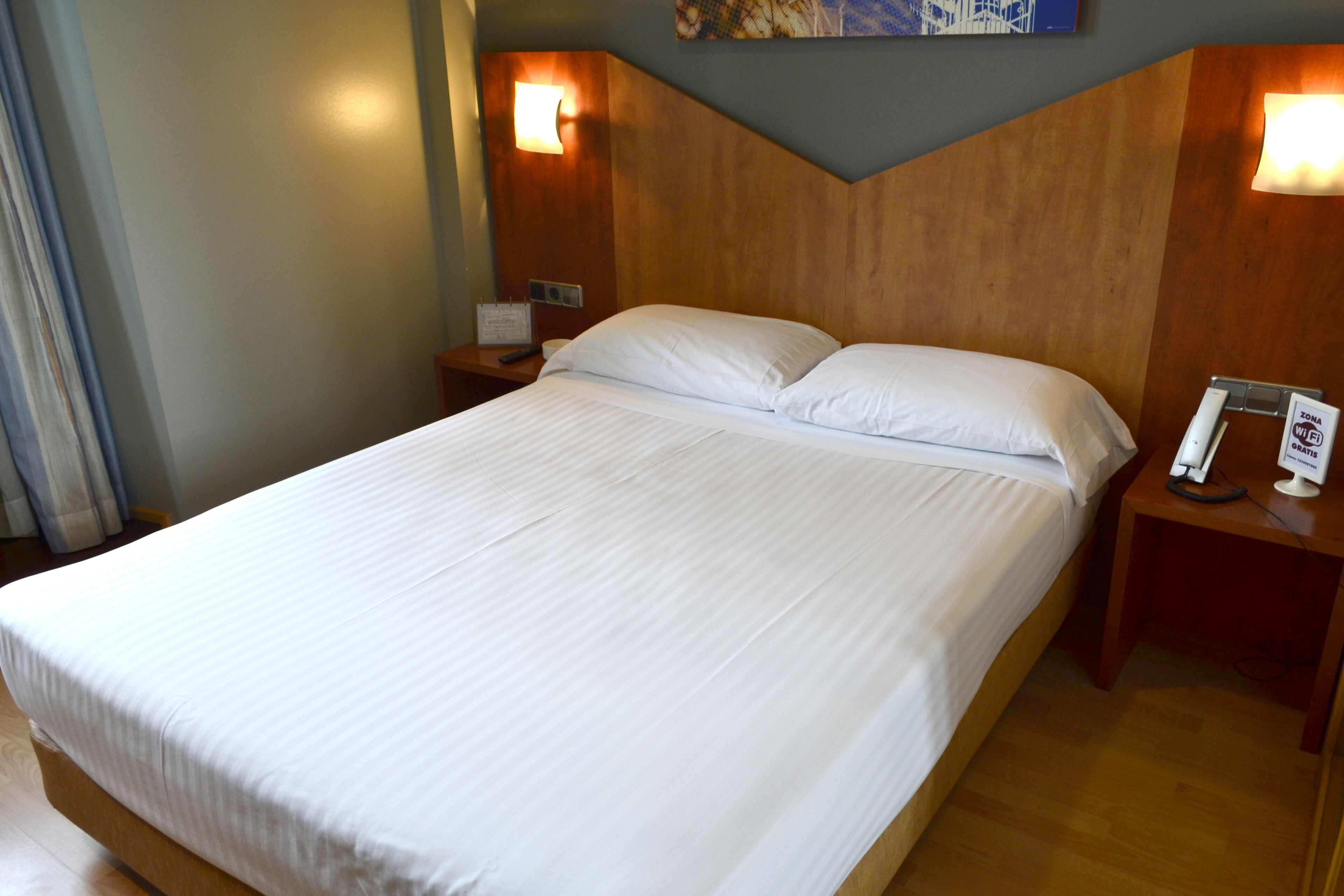 economy double or twin room | in-room safe, desk, blackout curtains, soundproofing