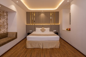Executive Room | Premium bedding, pillow-top beds, minibar, in-room safe - Goldfinch Hotel Bangalore (Bengaluru)