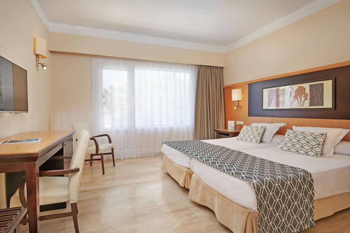 1 bedroom, minibar, in-room safe, desk