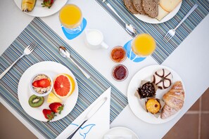 Desayuno buffet todos los días (con cargo)