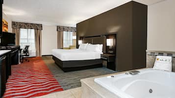 Standard Room, 1 King Bed, Jetted Tub | 1 bedroom, in-room safe, desk, iron/ironing board