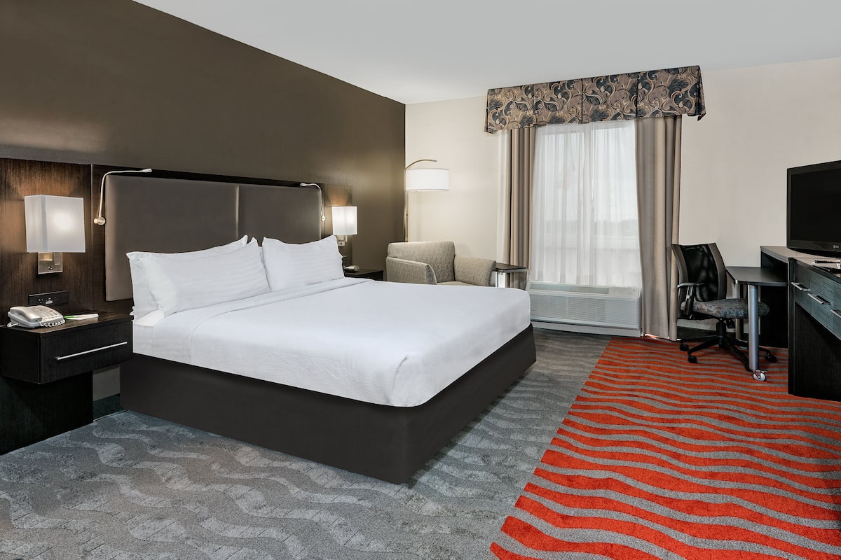 In-room safe, desk, iron/ironing board, free cots/infant beds