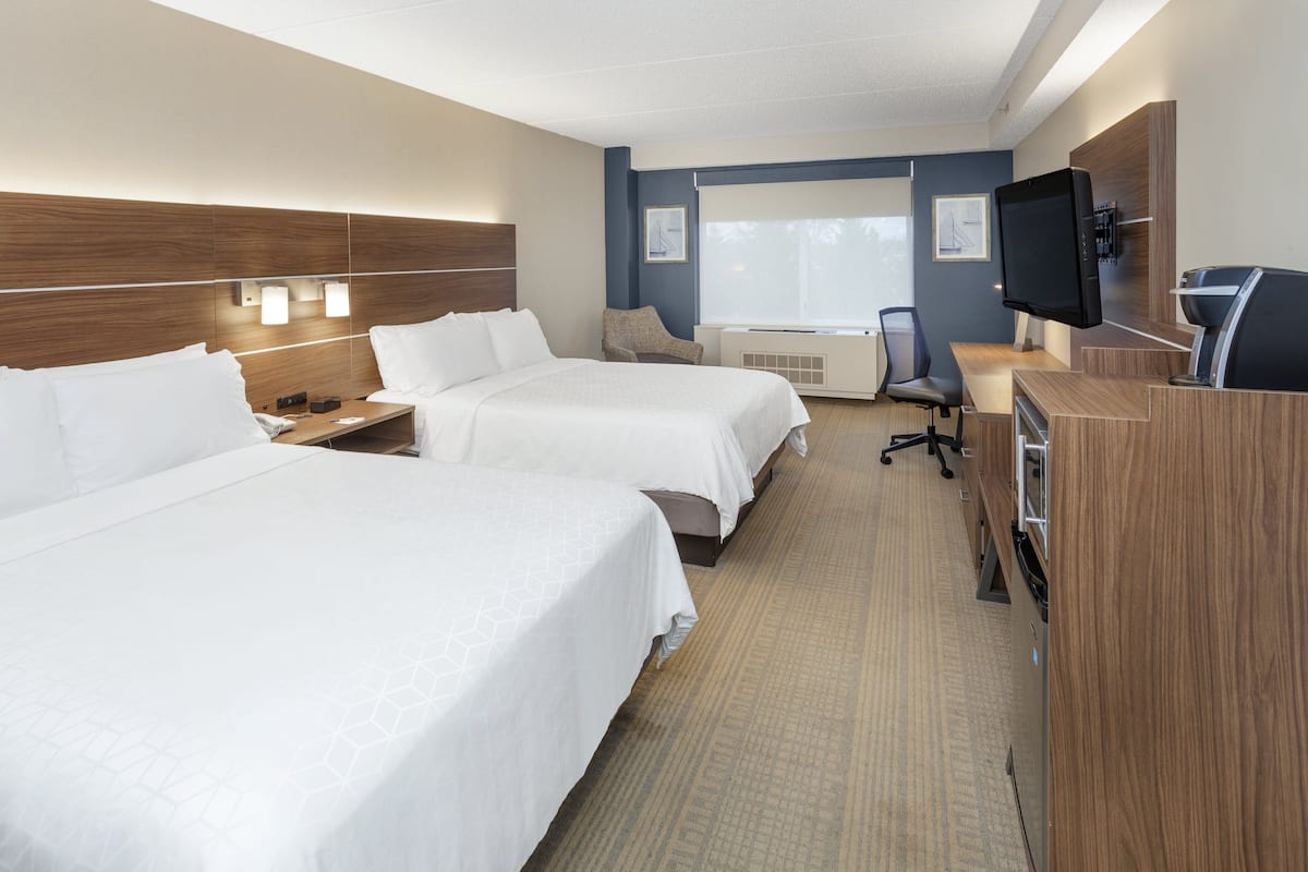 Couette en duvet d'oie, surmatelas, bureau, fer et planche Ă repasser