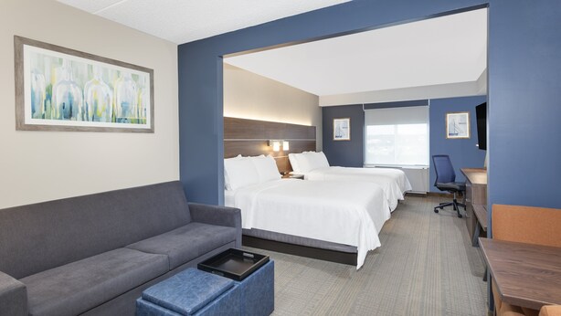 Suite, 2 queensize-senger | Dundyner, senger med overmadrass, skrivebord og strykejern/-brett