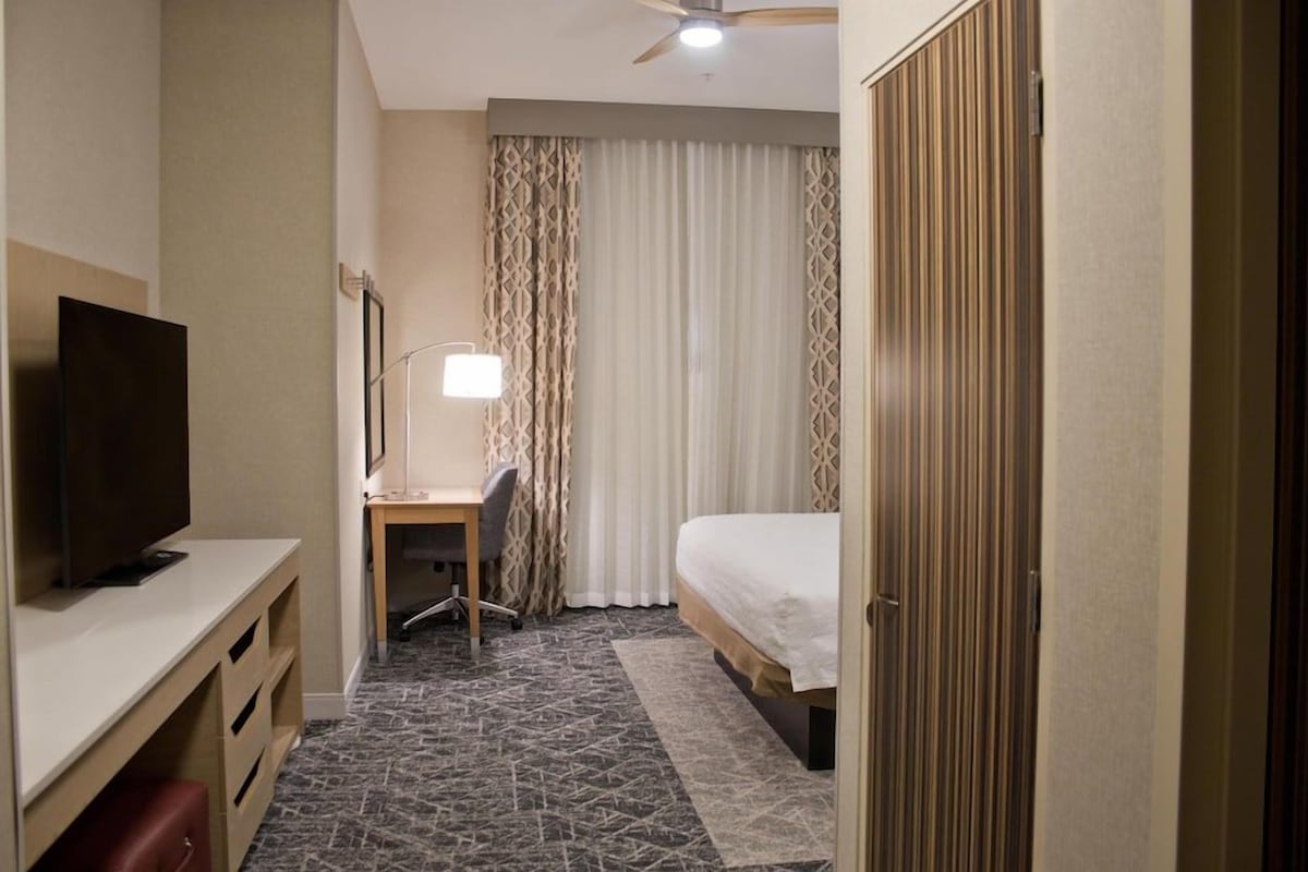 In-room safe, blackout curtains, iron/ironing board, free WiFi