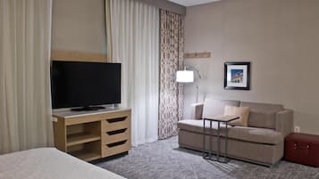 Studio, Accessible, Non Smoking | Living area | LCD TV