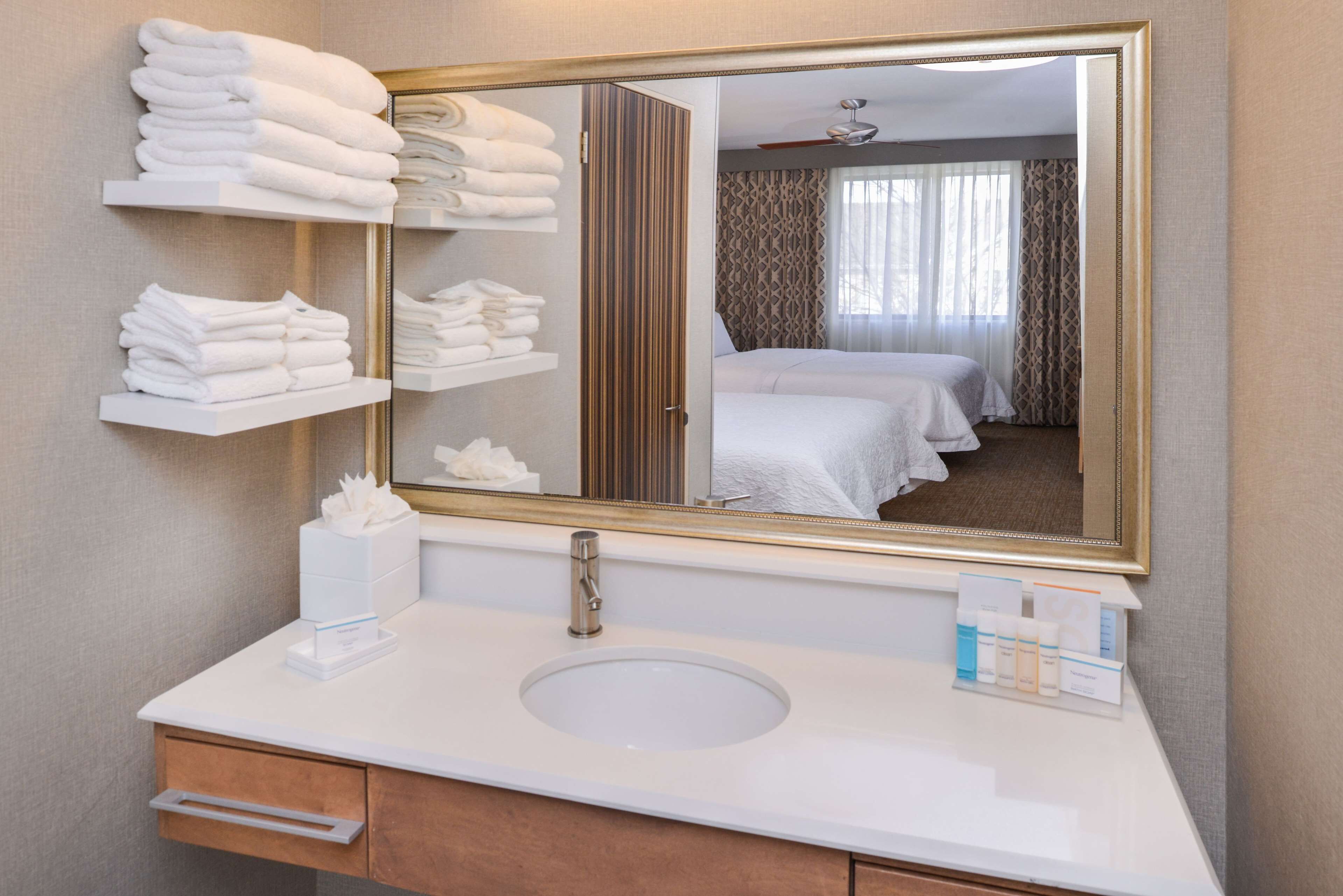 suite, 2 queen beds, accessible, non smoking | bathroom | combined shower/bathtub, free toiletries, hair dryer, towels