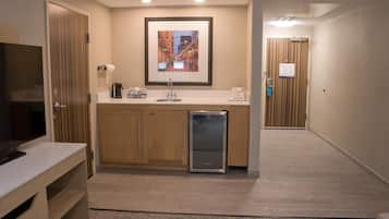 Suite, 2 Queen Beds, Accessible, Non Smoking | Minibar