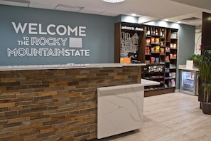 Reception - Hampton Inn & Suites Denver-Speer Boulevard (Denver)
