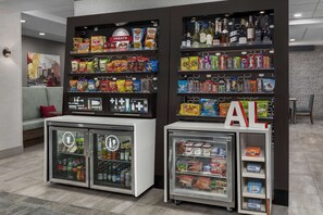 Snack bar - Hampton Inn Birmingham I-65/Lakeshore Drive (Birmingham)