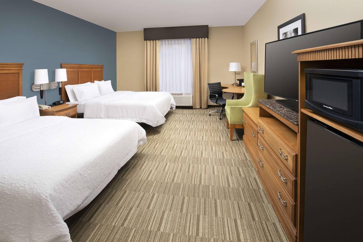 Down comforters, in-room safe, desk, laptop workspace