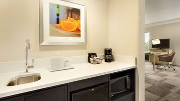 One king studio ste non-smoking | Living area | 49-inch flat-screen TV with cable channels, TV
