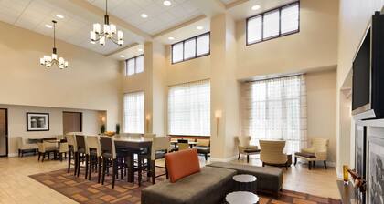 Hampton Inn & Suites Largo