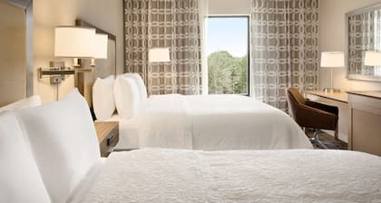 Hampton Inn & Suites Largo